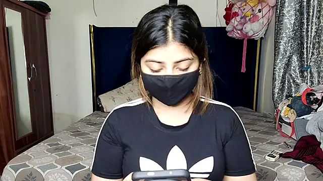 Hoty-Shivangi online show from August 4, 8:04 pm