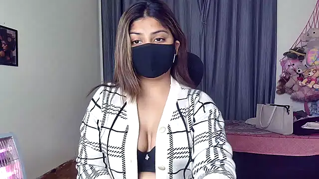 Hoty-Shivangi online show from February 10, 9:07 pm