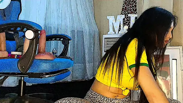 MOMMYJEVAA online show from December 19, 12:37 am