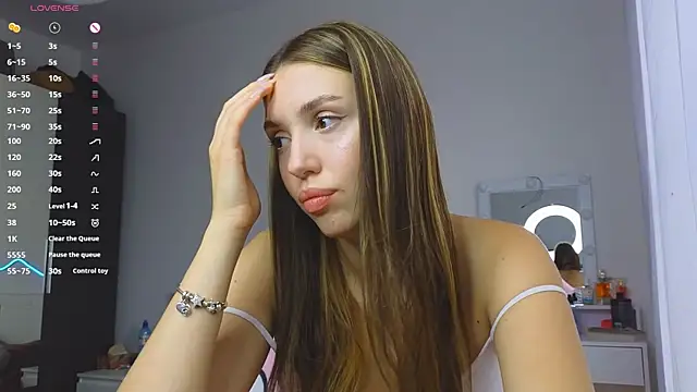 AliceSpark online show from October 27, 11:39 am