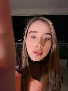 Lanataylor- online show from June 6, 2:51 am