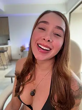 Lanataylor- online show from June 30, 6:40 pm