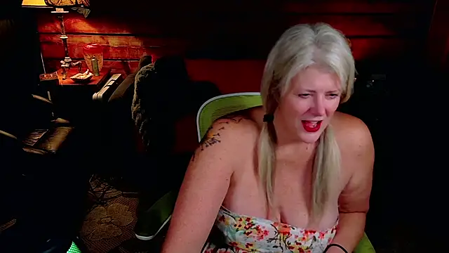 AliceHarlot online show from November 18, 4:57 am