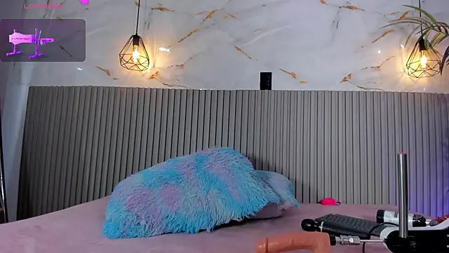 valentina lux online show from August 1, 9:06 pm