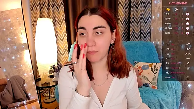 hannacheekss  online show from February 5, 7:00 am