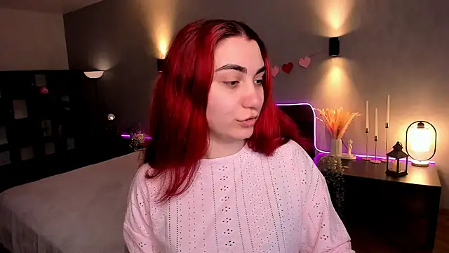 hannacheekss  online show from June 15, 2:01 am