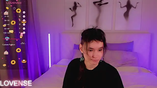 Emily Strikeee online show from January 16, 10:33 am