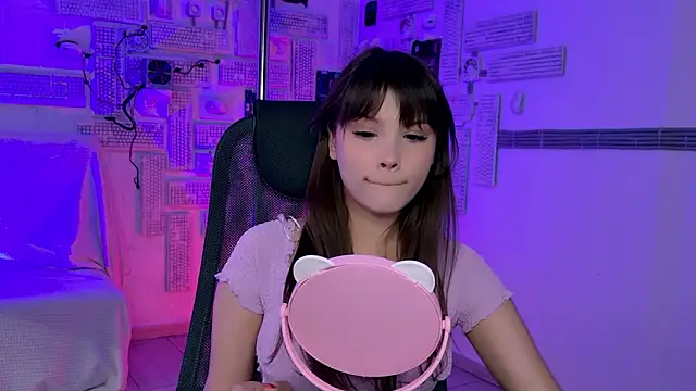 EvaThopson online show from March 13, 10:16 am