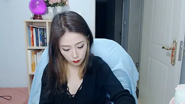 SuSushi728 online show from April 28, 3:16 pm