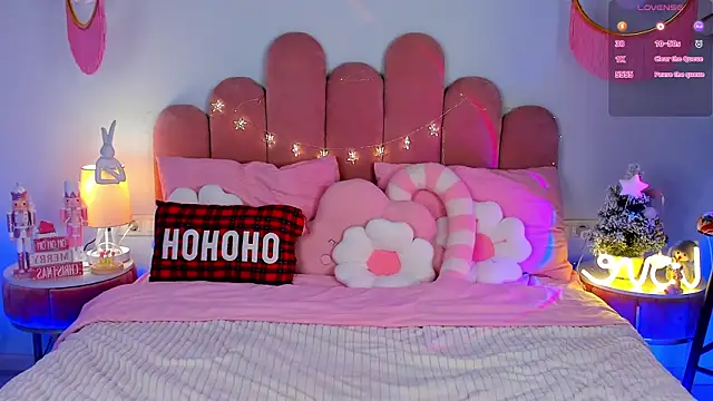 GiaCale online show from December 17, 1:37 pm