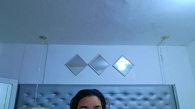 EileenBenzon online show from May 5, 3:26 pm
