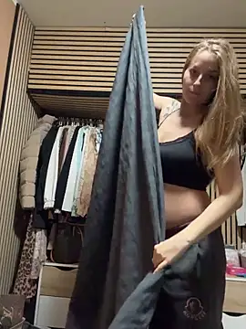 Hr Fru Olsen online show from October 13, 4:42 pm