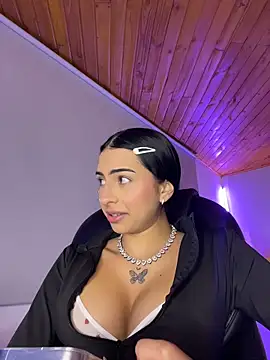 Hilary pinkk online show from June 23, 3:26 am