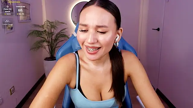 margeriTirell online show from August 2, 6:49 am