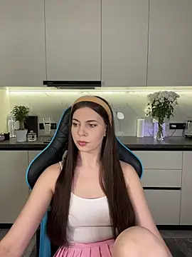 CurlyLara online show from December 5, 4:41 pm