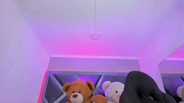 AmberiniHoffman online show from November 4, 11:37 am