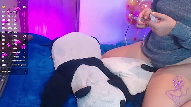 Thea Aphros  online show from July 28, 9:58 pm