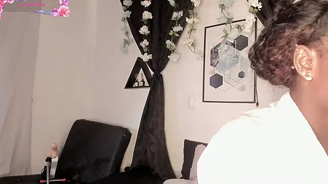 Khenta Michells online show from April 30, 10:53 am