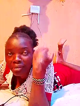 Snapshot of QUEEN-NAIMA chatting on October 5, 12:43 pm QUEEN-NAIMA online show from October 5, 12:43 pm