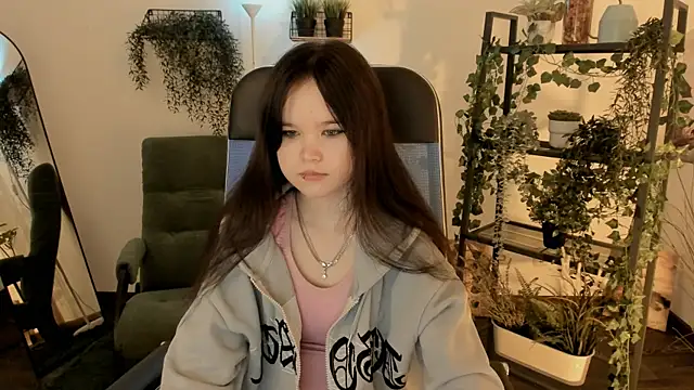 Elainebeness online show from June 12, 11:24 pm