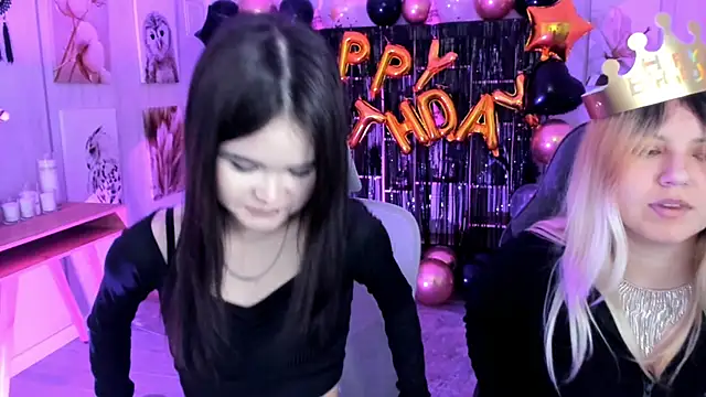 Elainebeness online show from October 19, 8:33 pm