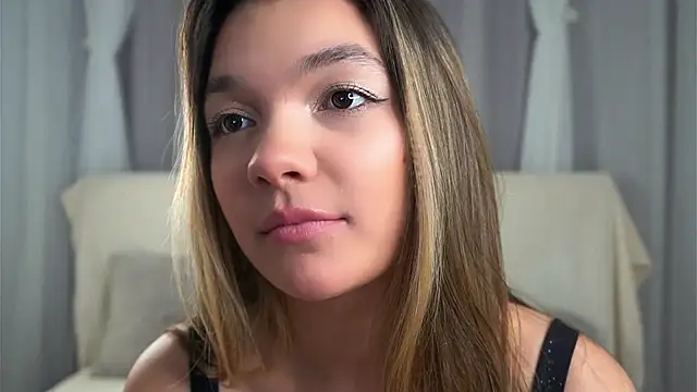 VeronaAppleberry online show from October 5, 11:59 am