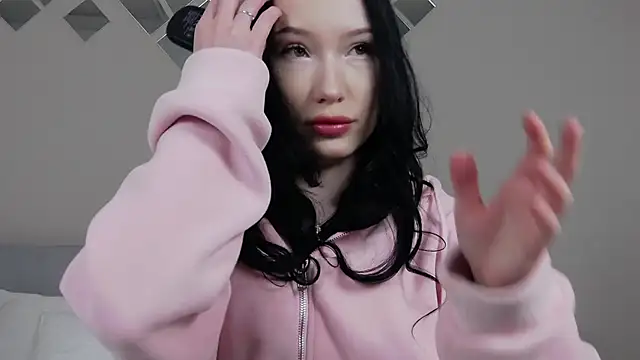 LeilaLow online show from January 18, 11:17 am