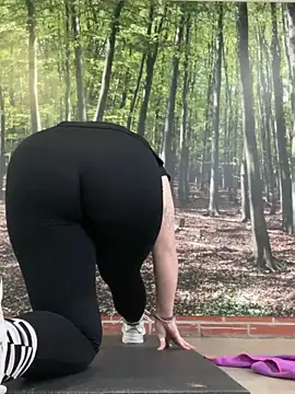 lululoverose online show from March 8, 5:50 pm