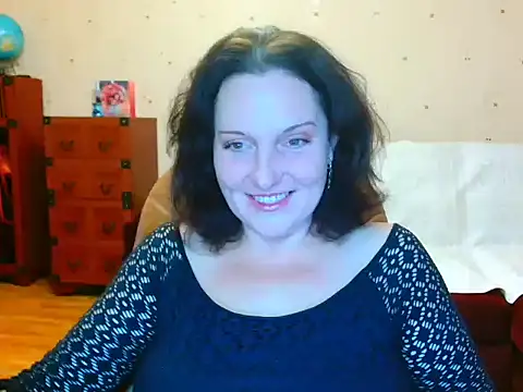 Snapshot of Alice3694 chatting on December 2, 7:10 am Alice3694 online show from December 2, 7:10 am