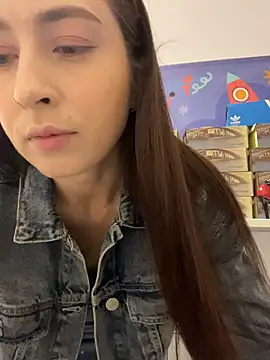 Holly Play online show from July 21, 7:53 am