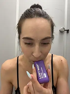 Holly Play online show from July 6, 3:03 pm