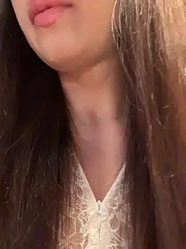 Holly Play online show from July 23, 8:00 am