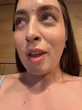 Holly Play online show from July 28, 3:21 pm