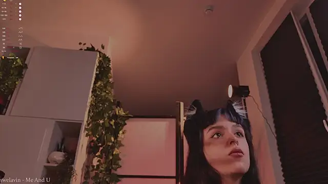 MichaellaMoon online show from October 19, 6:43 pm