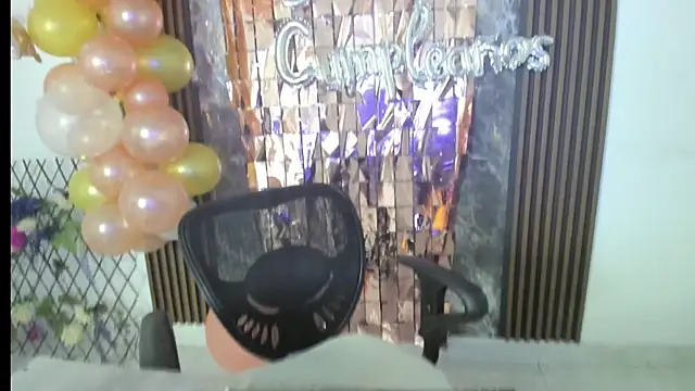 nicol jone1 online show from September 9, 9:25 pm