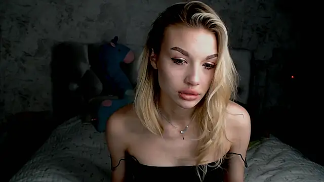 Ella Milla online show from April 30, 5:40 pm