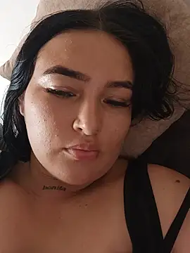 Celeste camila18 online show from May 24, 8:41 pm