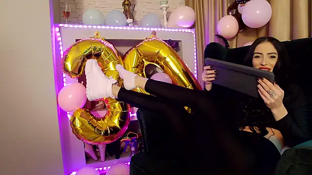 FeetVibe online show from November 15, 8:37 am