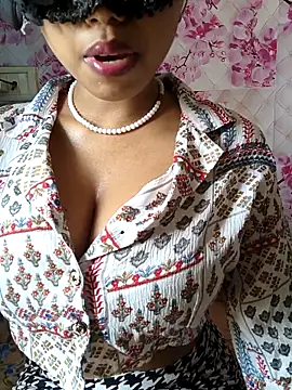 sandy naughty online show from April 29, 8:50 am