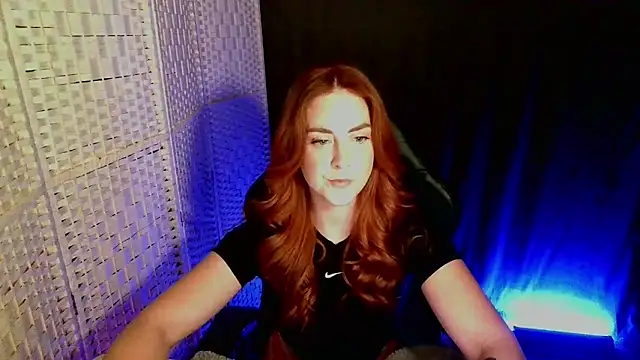 KayleyxEmily online show from April 11, 8:01 pm