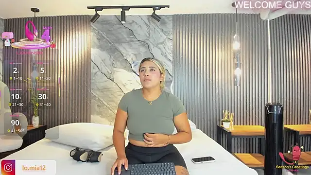 julietha taylor online show from November 4, 2:49 am