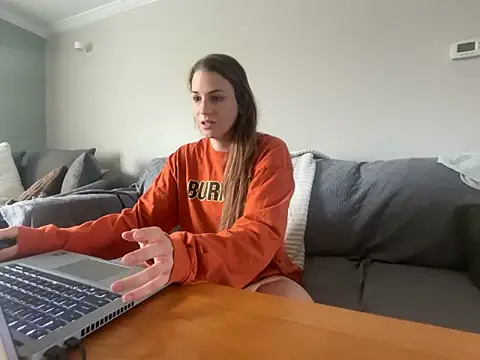 MissSwitch online show from October 23, 1:28 pm