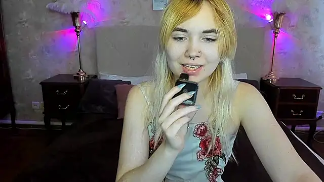 Snapshot of Iriska_mini chatting on October 18, 7:22 am Iriska mini online show from October 18, 7:22 am