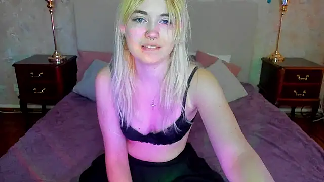Snapshot of Iriska_mini chatting on September 21, 8:02 am Iriska mini online show from September 21, 8:02 am