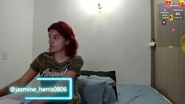 Snapshot of JasmineHarris chatting on October 20, 12:13 am JasmineHarris online show from October 20, 12:13 am