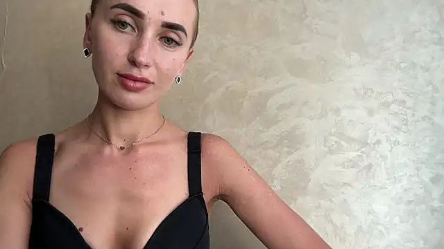 CaitlinaJayne23 online show from June 27, 3:40 pm