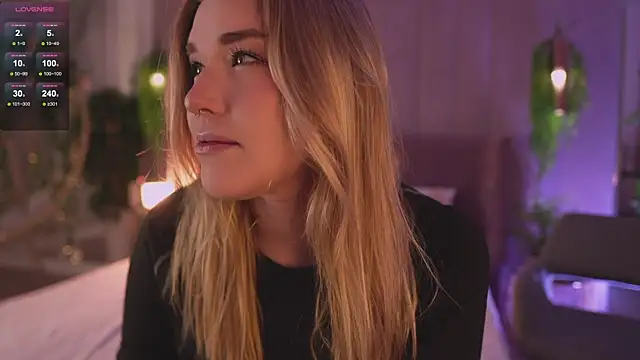 Smiley Mia online show from November 24, 5:20 am