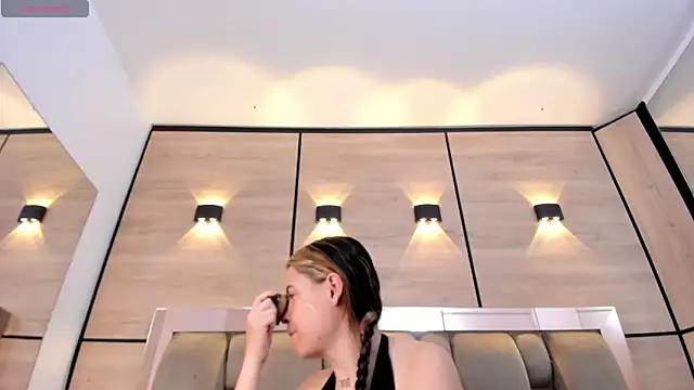 dorothy vegga online show from November 24, 3:52 am