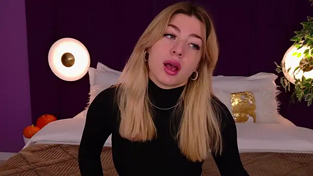 HelenaMorgan online show from October 15, 3:20 am