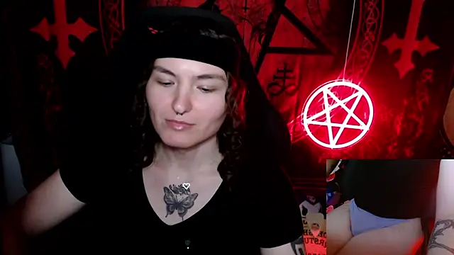 BrandiWRLD 999 online show from October 5, 8:14 pm